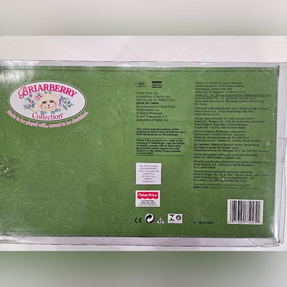 Fisher-Price Festive Teddy Bear with Red and Green Accents - Picture 6 of 9